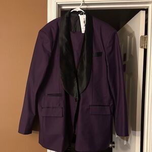 Elegant Purple Tuxedo Jacket with Black Satin Lapel